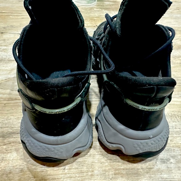 Adidas  Ozweego Men’s 8 - Picture 2 of 6